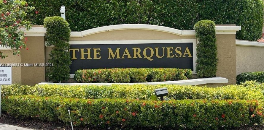 Кондоминиум с 1 спальней в Пемброк-Пайнс, Флорида № 1971370