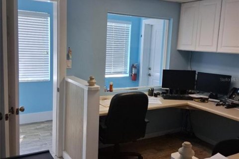 Immobilier commercial à louer à Englewood, Floride: 247.49 m2 № 2354772 - photo 3