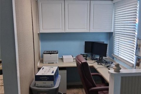 Immobilier commercial à louer à Englewood, Floride: 247.49 m2 № 2354772 - photo 5