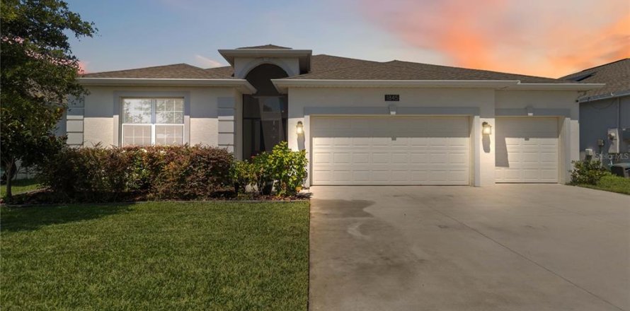 House in Groveland, Florida 4 bedrooms, 243.5 sq.m. № 1855841