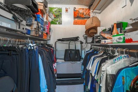 Купить виллу или дом в Майами, Флорида 4 спальни, 257.99м2, № 1942367 - фото 26