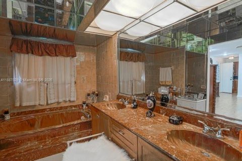 Купить виллу или дом в Майами, Флорида 4 спальни, 257.99м2, № 1942367 - фото 12
