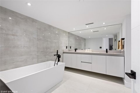 Condominio en venta en Aventura, Florida, 3 dormitorios, 219.25 m2 № 2040656 - foto 13