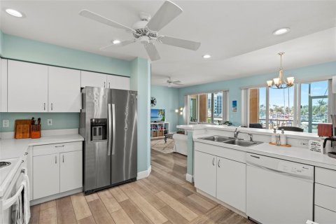 Condo in Punta Gorda, Florida, 3 bedrooms  № 1648705 - photo 13