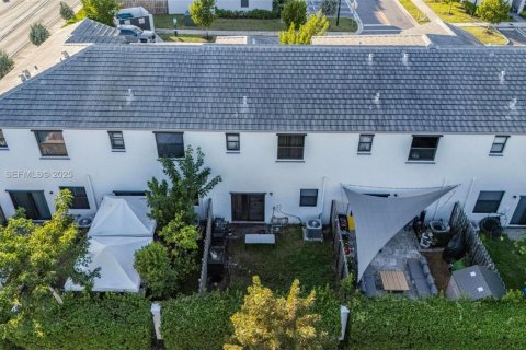 Adosado en venta en Homestead, Florida, 3 dormitorios, 137.77 m2 № 1992397 - foto 24