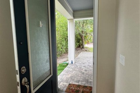 Снять в аренду таунхаус в Тампа, Флорида 4 комнаты, 238.2м2, № 2105391 - фото 22