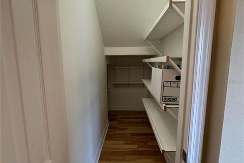 Снять в аренду таунхаус в Тампа, Флорида 4 комнаты, 238.2м2, № 2105391 - фото 11