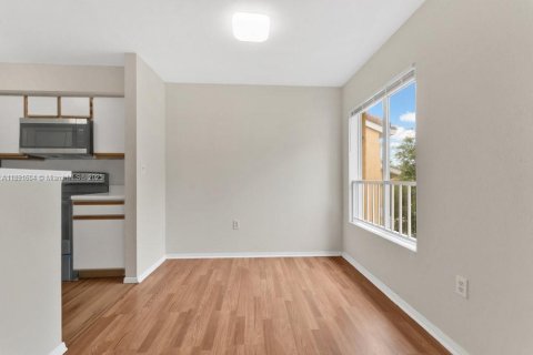 Condo in Oakland Park, Florida, 1 bedroom  № 1944771 - photo 8