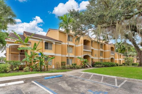 Condo in Oakland Park, Florida, 1 bedroom  № 1944771 - photo 2