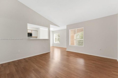 Condo in Oakland Park, Florida, 1 bedroom  № 1944771 - photo 3