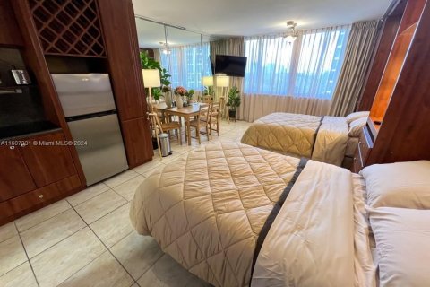 Condo in Sunny Isles Beach, Florida  № 1864649 - photo 3