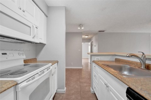 Condo in Davie, Florida, 2 bedrooms  № 2050398 - photo 26