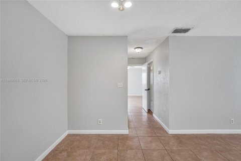 Condo in Davie, Florida, 2 bedrooms  № 2050398 - photo 28