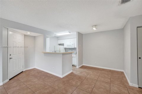 Condo in Davie, Florida, 2 bedrooms  № 2050398 - photo 17
