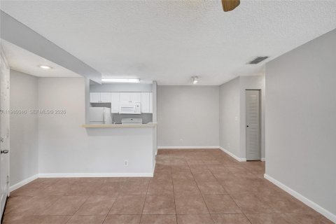 Condo in Davie, Florida, 2 bedrooms  № 2050398 - photo 16