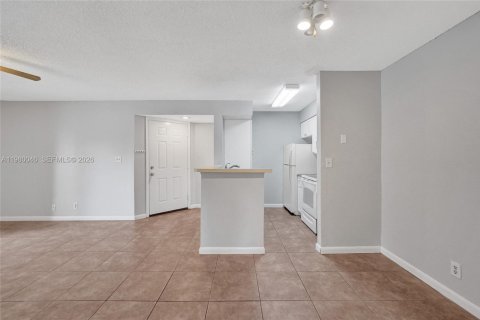 Condo in Davie, Florida, 2 bedrooms  № 2050398 - photo 19