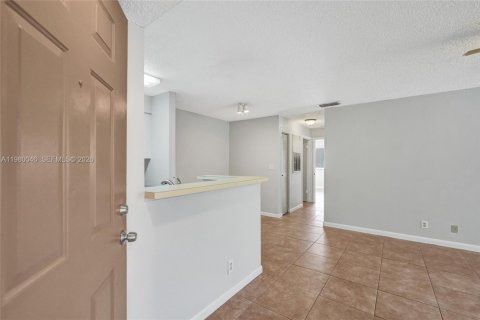 Condo in Davie, Florida, 2 bedrooms  № 2050398 - photo 3