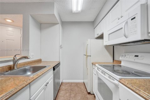 Condo in Davie, Florida, 2 bedrooms  № 2050398 - photo 23