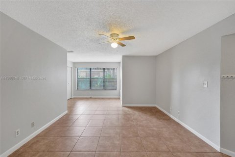 Condo in Davie, Florida, 2 bedrooms  № 2050398 - photo 6