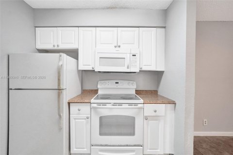 Condo in Davie, Florida, 2 bedrooms  № 2050398 - photo 25