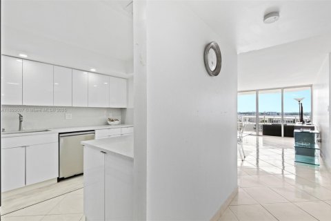 Condominio en venta en Aventura, Florida, 1 dormitorio, 93.37 m2 № 2019678 - foto 5