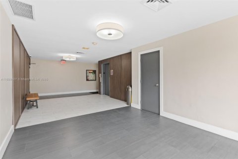 Condominio en venta en Aventura, Florida, 1 dormitorio, 93.37 m2 № 2019678 - foto 19