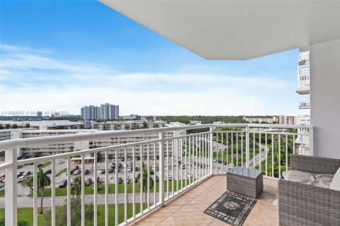 Condominio en venta en Aventura, Florida, 1 dormitorio, 93.37 m2 № 2019678 - foto 16