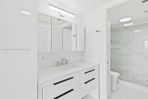Condominio en venta en Aventura, Florida, 1 dormitorio, 93.37 m2 № 2019678 - foto 14