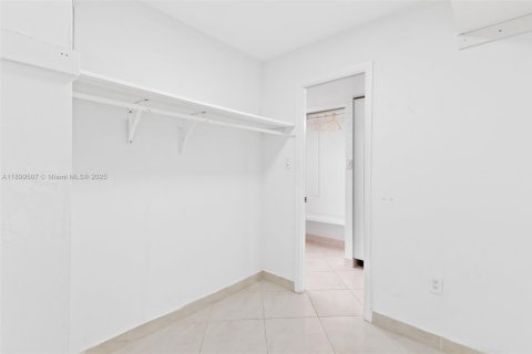 Condominio en venta en Aventura, Florida, 1 dormitorio, 93.37 m2 № 2019678 - foto 10