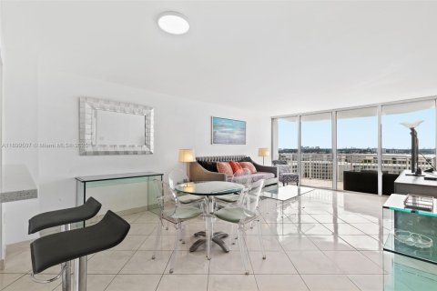 Condominio en venta en Aventura, Florida, 1 dormitorio, 93.37 m2 № 2019678 - foto 6