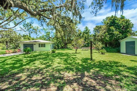 House in Fruitland Park, Florida 2 bedrooms, 115.94 sq.m. № 1795148 - photo 9