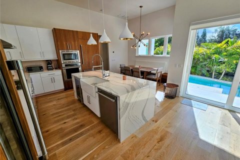 Купить виллу или дом в Сарасота, Флорида 3 комнаты, 148.55м2, № 1765283 - фото 11