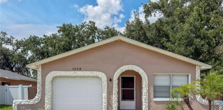 Villa ou maison à Kissimmee, Floride 3 chambres, 103.77 m2 № 2419894