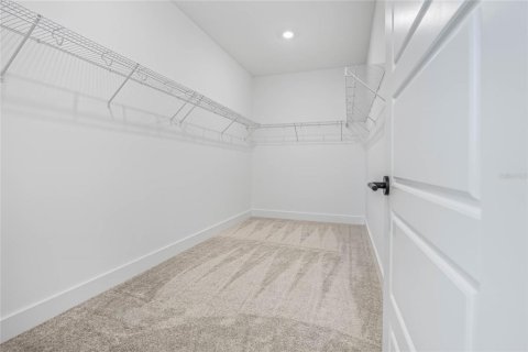 House in Winter Garden, Florida 5 bedrooms, 248.05 sq.m. № 2138254 - photo 12
