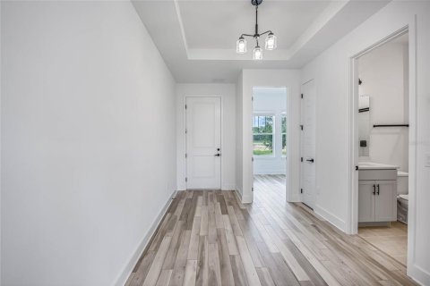 House in Winter Garden, Florida 5 bedrooms, 248.05 sq.m. № 2138254 - photo 13