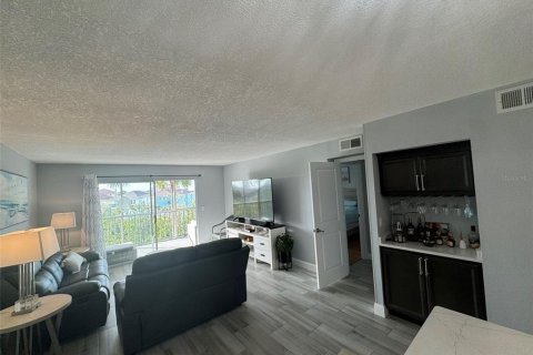Condominio en alquiler en New Port Richey, Florida, 2 dormitorios, 106.47 m2 № 1521614 - foto 15