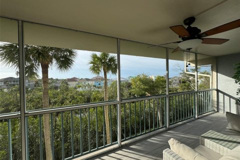 Condominio en alquiler en New Port Richey, Florida, 2 dormitorios, 106.47 m2 № 1521614 - foto 1