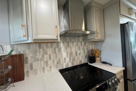 Condominio en alquiler en New Port Richey, Florida, 2 dormitorios, 106.47 m2 № 1521614 - foto 4