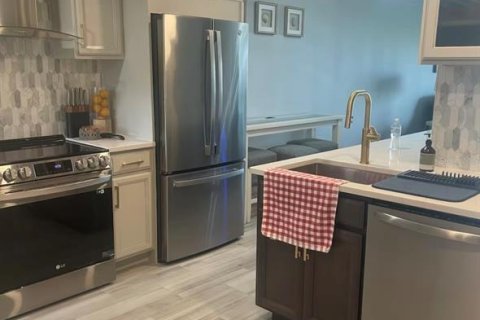 Condominio en alquiler en New Port Richey, Florida, 2 dormitorios, 106.47 m2 № 1521614 - foto 8