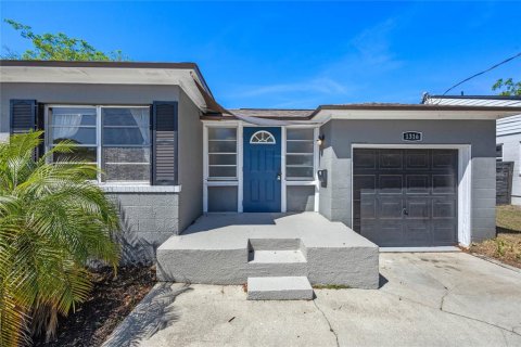House in Orlando, Florida 4 bedrooms, 189.61 sq.m. № 1623025 - photo 3