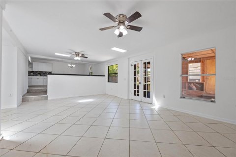 House in Orlando, Florida 4 bedrooms, 189.61 sq.m. № 1623025 - photo 14