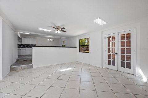 House in Orlando, Florida 4 bedrooms, 189.61 sq.m. № 1623025 - photo 15