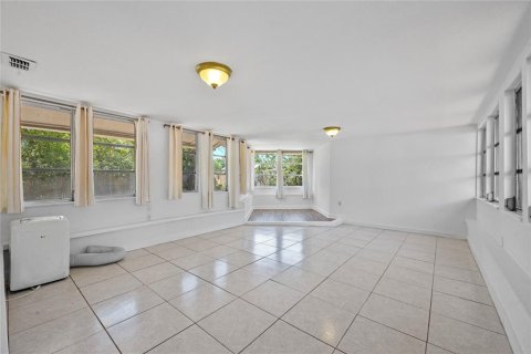 House in Orlando, Florida 4 bedrooms, 189.61 sq.m. № 1623025 - photo 28