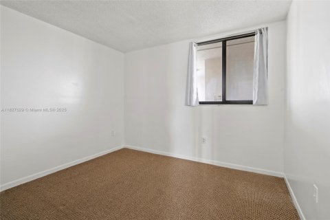 Купить кондоминиум в Майами, Флорида 2 спальни, 98.85м2, № 1799271 - фото 19