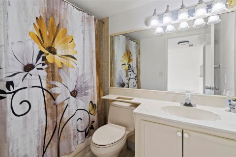 Купить кондоминиум в Майами, Флорида 2 спальни, 98.85м2, № 1799271 - фото 21