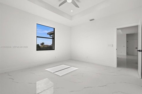 House in Cape Coral, Florida 3 bedrooms № 2186960 - photo 19