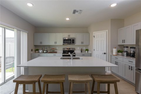 Casa en venta en Wesley Chapel, Florida, 5 dormitorios, 229.56 m2 № 2093695 - foto 3