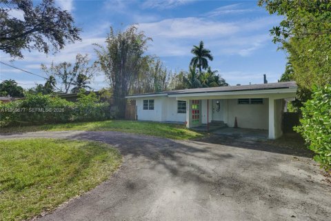 Casa en venta en Miami, Florida, 3 dormitorios, 133.13 m2 № 2028027 - foto 2