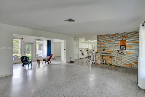 Casa en venta en Miami, Florida, 3 dormitorios, 133.13 m2 № 2028027 - foto 7