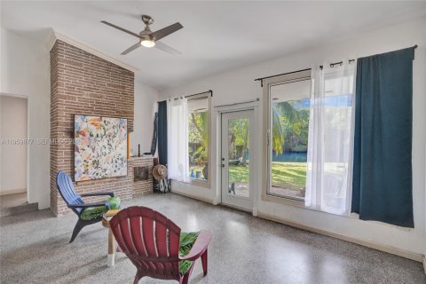 Casa en venta en Miami, Florida, 3 dormitorios, 133.13 m2 № 2028027 - foto 6